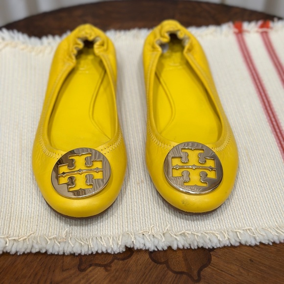 Tory Burch Shoes - Tory Burch Women’s Reva Ballet Flats Yellow Leather Gold Logo Size 8.5 | slip on
